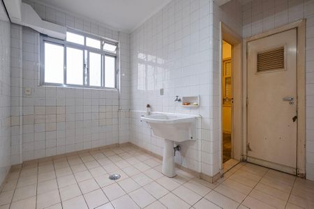 Apartamento à venda com 383m², 3 quartos e 2 vagas Apartamento à venda com 383m², 3 quartos e 2 vagasÁrea de Serviço