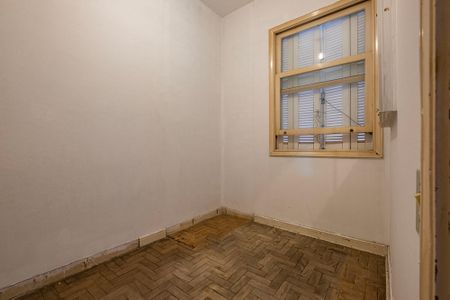 Apartamento à venda com 383m², 3 quartos e 2 vagas Apartamento à venda com 383m², 3 quartos e 2 vagasÁrea de Serviço - Quarto 1