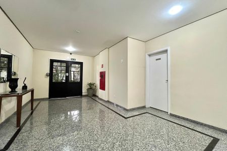 Apartamento à venda com 110m², 2 quartos e 2 vagas Apartamento à venda com 110m², 2 quartos e 2 vagasHall social