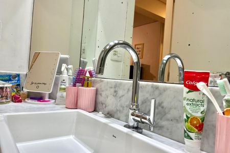 Apartamento à venda com 110m², 2 quartos e 2 vagas Apartamento à venda com 110m², 2 quartos e 2 vagasBanheiro Corredor