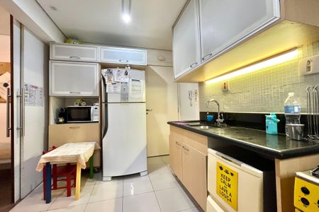 Apartamento à venda com 110m², 2 quartos e 2 vagas Apartamento à venda com 110m², 2 quartos e 2 vagasCozinha