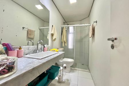 Apartamento à venda com 110m², 2 quartos e 2 vagas Apartamento à venda com 110m², 2 quartos e 2 vagasBanheiro Corredor
