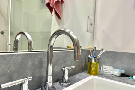 Apartamento à venda com 110m², 2 quartos e 2 vagas Apartamento à venda com 110m², 2 quartos e 2 vagasBanheiro da Suíte