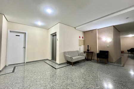 Apartamento à venda com 110m², 2 quartos e 2 vagas Apartamento à venda com 110m², 2 quartos e 2 vagasHall social
