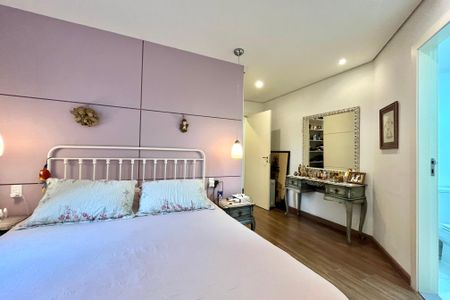 Apartamento à venda com 110m², 2 quartos e 2 vagas Apartamento à venda com 110m², 2 quartos e 2 vagasSuite