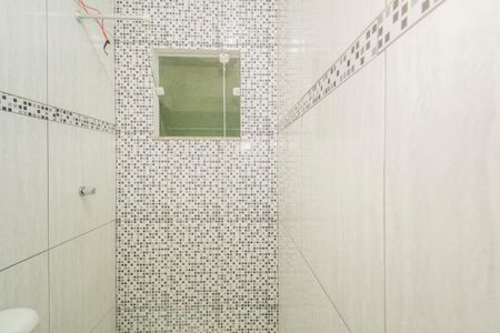 Banheiro de kitnet/studio para alugar com 1 quarto, 30m² em Madureira, Rio de Janeiro