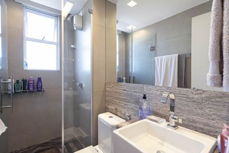 Apartamento à venda com 180m², 3 quartos e 2 vagasBanheiro social 