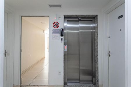 Apartamento à venda com 180m², 3 quartos e 2 vagasHall social