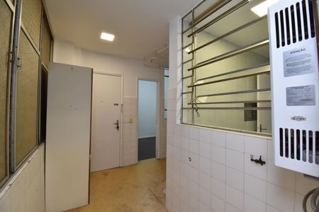 Apartamento para alugar com 208m², 4 quartos e 1 vagaÁrea de Serviço