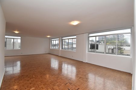 Apartamento para alugar com 208m², 4 quartos e 1 vagaSala