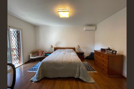 Casa à venda com 539m², 5 quartos e 6 vagas Casa à venda com 539m², 5 quartos e 6 vagasSuíte 3