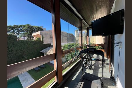Casa à venda com 539m², 5 quartos e 6 vagas Casa à venda com 539m², 5 quartos e 6 vagasVaranda da Suíte 3