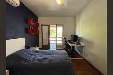 Casa à venda com 539m², 5 quartos e 6 vagas Casa à venda com 539m², 5 quartos e 6 vagasSuíte