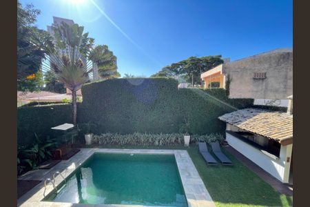 Casa à venda com 539m², 5 quartos e 6 vagas Casa à venda com 539m², 5 quartos e 6 vagasVista da Varanda da Suíte 3
