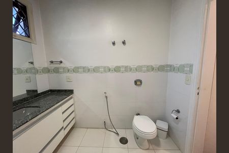 Casa à venda com 539m², 5 quartos e 6 vagas Casa à venda com 539m², 5 quartos e 6 vagasBanheiro 4