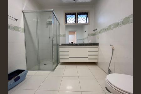 Casa à venda com 539m², 5 quartos e 6 vagas Casa à venda com 539m², 5 quartos e 6 vagasBanheiro 3
