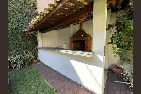 Casa à venda com 539m², 5 quartos e 6 vagas Casa à venda com 539m², 5 quartos e 6 vagasChurrasqueira