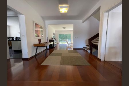 Casa à venda com 539m², 5 quartos e 6 vagas Casa à venda com 539m², 5 quartos e 6 vagasSala de TVSala de TV