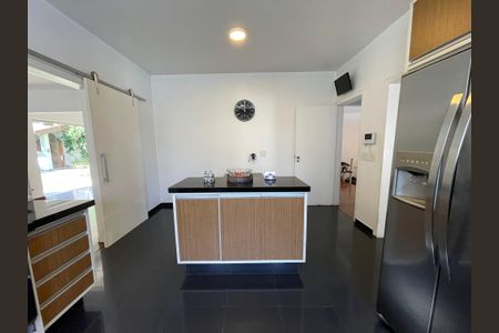 Casa à venda com 539m², 5 quartos e 6 vagas Casa à venda com 539m², 5 quartos e 6 vagasCozinha
