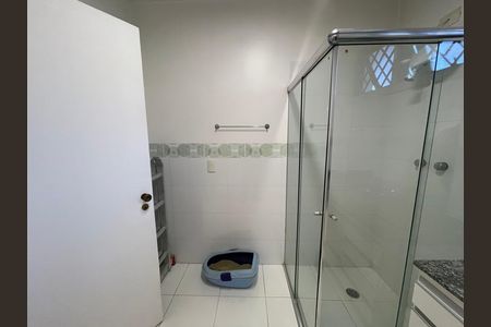 Casa à venda com 539m², 5 quartos e 6 vagas Casa à venda com 539m², 5 quartos e 6 vagasBanheiro 4