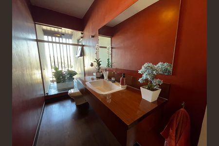 Casa à venda com 539m², 5 quartos e 6 vagas Casa à venda com 539m², 5 quartos e 6 vagasLavabo