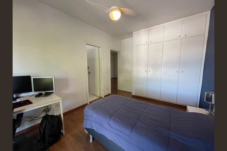 Casa à venda com 539m², 5 quartos e 6 vagas Casa à venda com 539m², 5 quartos e 6 vagasSuíte