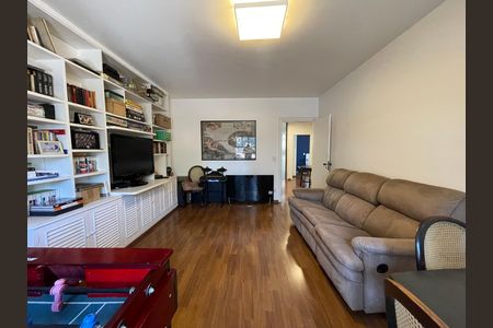 Casa à venda com 539m², 5 quartos e 6 vagas Casa à venda com 539m², 5 quartos e 6 vagasSuíte 4