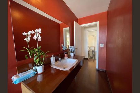 Casa à venda com 539m², 5 quartos e 6 vagas Casa à venda com 539m², 5 quartos e 6 vagasLavabo
