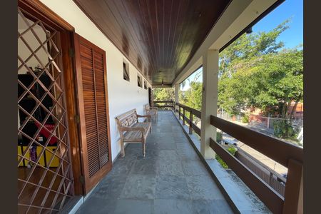 Casa à venda com 539m², 5 quartos e 6 vagas Casa à venda com 539m², 5 quartos e 6 vagasVaranda das Suítes 1 e 2