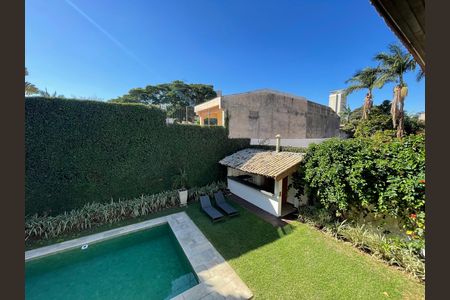 Casa à venda com 539m², 5 quartos e 6 vagas Casa à venda com 539m², 5 quartos e 6 vagasVista da Varanda da Suíte 3