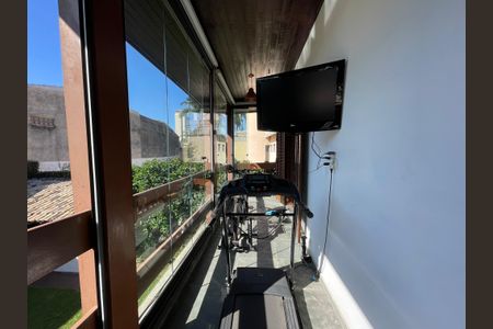 Casa à venda com 539m², 5 quartos e 6 vagas Casa à venda com 539m², 5 quartos e 6 vagasVaranda da Suíte 3