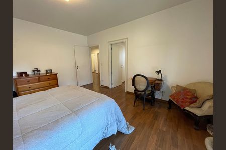 Casa à venda com 539m², 5 quartos e 6 vagas Casa à venda com 539m², 5 quartos e 6 vagasSuíte 3