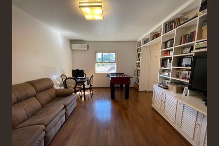 Casa à venda com 539m², 5 quartos e 6 vagas Casa à venda com 539m², 5 quartos e 6 vagasSuíte 4