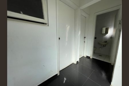 Casa à venda com 539m², 5 quartos e 6 vagas Casa à venda com 539m², 5 quartos e 6 vagasHall Quartos de serviço
