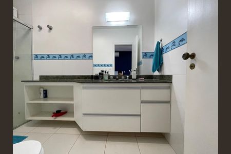 Casa à venda com 539m², 5 quartos e 6 vagas Casa à venda com 539m², 5 quartos e 6 vagasBanheiro 1