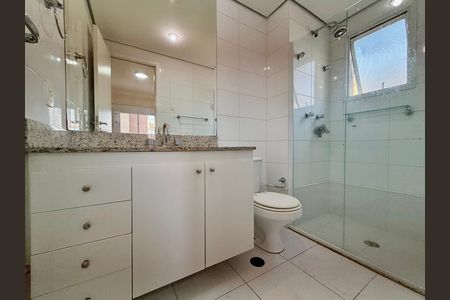 Apartamento à venda com 111m², 2 quartos e 2 vagasBanheiro Suíte 