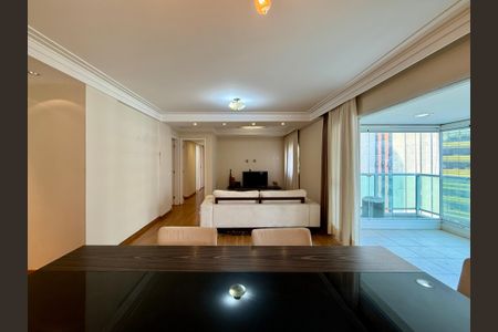 Apartamento à venda com 111m², 2 quartos e 2 vagasSala 