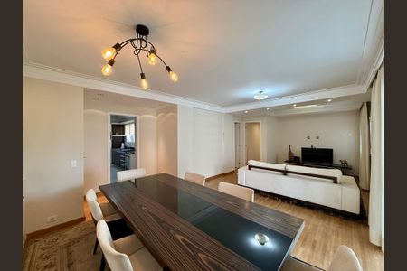 Apartamento à venda com 111m², 2 quartos e 2 vagasSala 