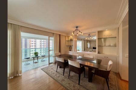 Apartamento à venda com 111m², 2 quartos e 2 vagasSala 