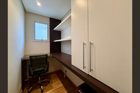 Apartamento à venda com 111m², 2 quartos e 2 vagasEscritório 