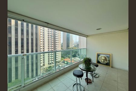 Apartamento à venda com 111m², 2 quartos e 2 vagasSacada 
