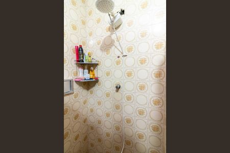 Casa para alugar com 300m², 6 quartos e 2 vagasCasa 3 - Banheiro e Área de Serviço