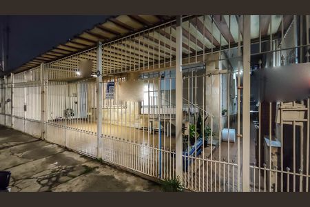 Casa para alugar com 300m², 6 quartos e 2 vagasFachada