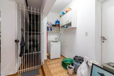 Casa para alugar com 300m², 6 quartos e 2 vagasCasa 2 - Área de Serviço