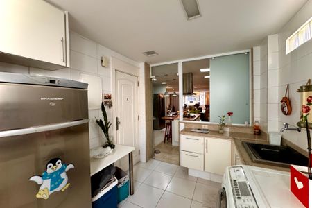 Apartamento para alugar com 214m², 5 quartos e 1 vaga