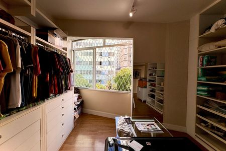 Apartamento para alugar com 214m², 5 quartos e 1 vaga