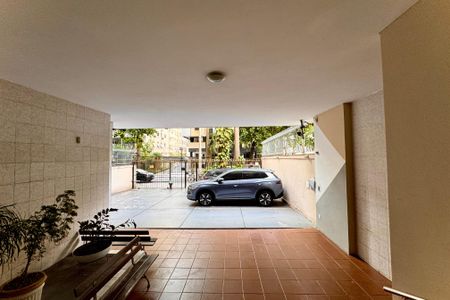 Apartamento para alugar com 214m², 5 quartos e 1 vaga