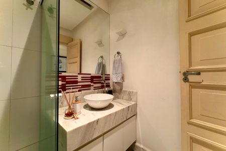 Apartamento para alugar com 214m², 5 quartos e 1 vaga