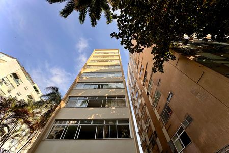 Apartamento para alugar com 214m², 5 quartos e 1 vaga