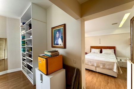 Apartamento para alugar com 214m², 5 quartos e 1 vaga